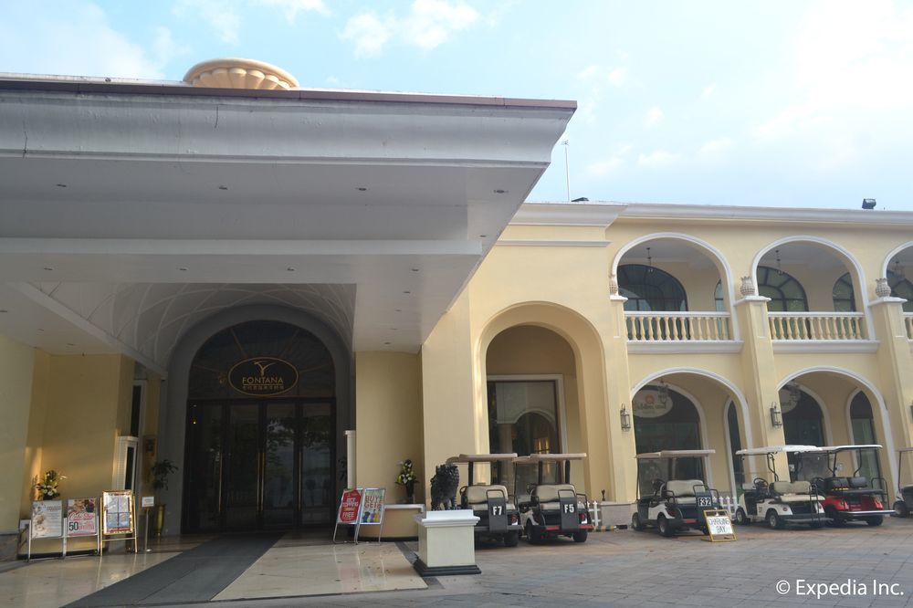 Fontana Hotel And Villas - Fontana Hot Spring Leisure Parks Angeles Exterior photo